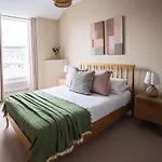 아파트 Luxury 3-bed In The Heart Of