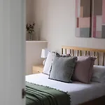 Luxury 3-bed In The Heart Of 아파트 *