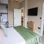 Luxury 3-bed In The Heart Of *