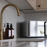 아파트 Luxury 3-bed In The Heart Of