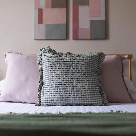 Luxury 3-bed In The Heart Of Apartment