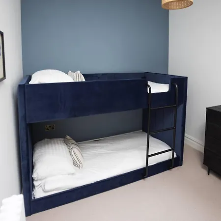 Apartment Luxury 3-bed In The Heart Of *