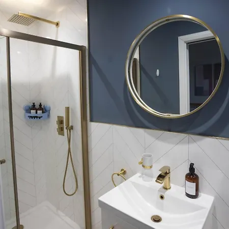 Apartment Luxury 3-bed In The Heart Of *