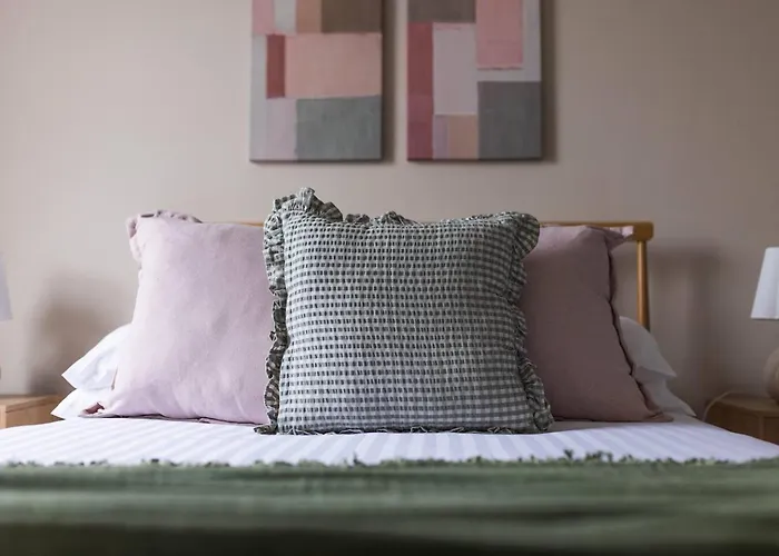 Luxury 3-bed In The Heart Of Apartment