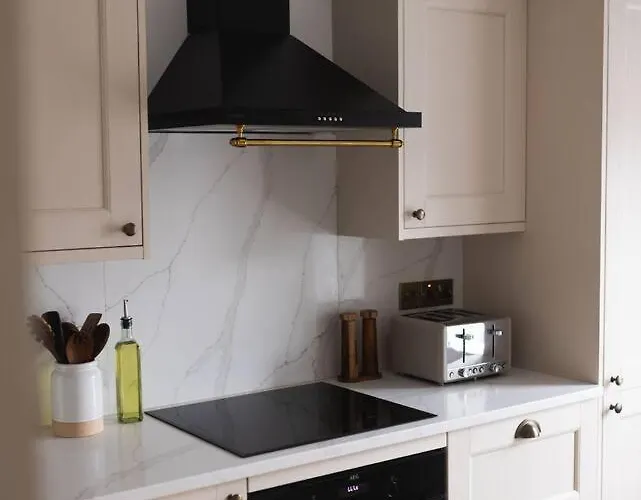 Luxury 3-bed In The Heart Of Apartment *