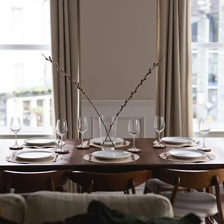 Luxury 3-bed In The Heart Of Apartment