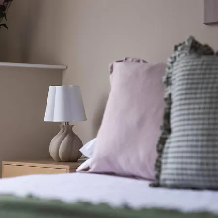 Apartment Luxury 3-bed In The Heart Of *